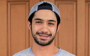 Reza Rahadian Ganti Warna Rambut Demi Film 'Abracadabra', Ungkap Penyesalan ini Soal Alm Ria Irawan