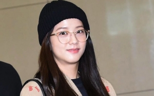 Jisoo BLACKPINK Cantik Banget di Event Terbaru, Cincin Kawin dari Jennie Jadi Sorotan