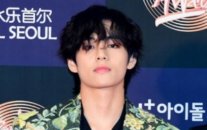 V BTS Santai Naik Subway Tanpa Pakai Masker, Langsung Trending di Medsos