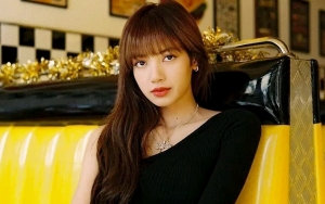 Gaya Keren Lisa BLACKPINK Umbar Perut di Bandara Malah Bikin Khawatir