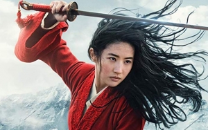 Liu Yifei Tampil Cantik Sekaligus Tampan di Poster Baru 'Mulan'