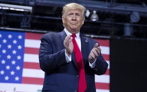 Retweet Foto Politikus AS Diedit Berhijab dan Dukung Iran, Trump Dicap Islamofobia