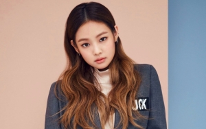 BLACKPINK Pulang dari Jakarta Tanpa Lisa, Wajah Bad Mood Jennie Jadi Sorotan
