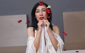 Dewi Sanca Janji Bakal Botakin Rambut Jika Jumlah Subscriber Melejit
