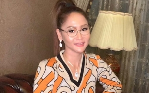 Inul Daratista Jadi Bahan Perbincangan Gara-Gara Pakai Baju Branded Saat Masak di Dapur
