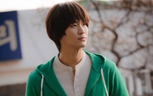 Kim Soo Hyun Bersenang-Senang di Lokasi Syuting 'Crash Landing on You', Tingkahnya Bikin Fans Ngakak