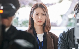Akting Lee Yeon Hee di Episode Perdana 'The Game: Towards Zero' Panen Cibiran
