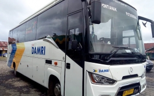Diduga Sopir Mengantuk Sebabkan Bus Terbalik di Tol Arah Bandara Soetta, Damri Minta Maaf