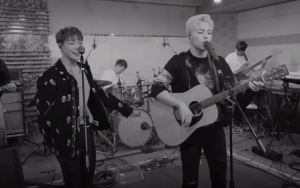 Jelang Comeback, Junhoe Dan Bobby iKON Pamerkan Warna Vokal Berbeda Dalam Video 'Deep Night'