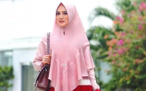  Busana Ngantor Mulan Jameela Pakai Celana Serut Dicibir: Syar'inya Mana?