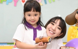  Gisella Anastasia Rayakan Imlek Bareng Wijin, Aksi Gempi Langsung Menjauh Saat Disorot Tanda Risi?