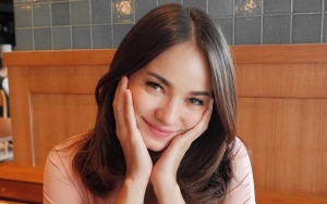 Biasa Seksi, Enzy Storia 'Calon Istri Idaman' Tutupi Aurat Saat Senam Banjir Pujian