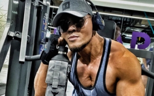Deddy Corbuzier Rayakan Imlek Bareng Keluarga, Caption Soal Ayah Malah Bikin Mikir Keras