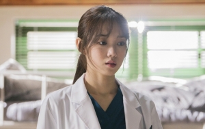 Lee Sung Kyung Dipenuhi Darah, Proses Syuting 'Romantic Doctor, Teacher Kim 2' di Luar Dugaan