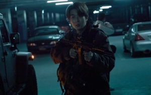 Choi Woo Shik Tampil Berantakan dan Tunjukkan Ekspresi Gelisah di Poster 'Time To Hunt'