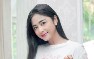 Bersih dan Megah, Makam Mendiang Ayah Dewi Persik Tuai Decak Kagum