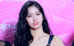 SMA 2020: Gaun Momo Terlalu Minim dan Mirip Lingerie, Stylist Twice Kena Hujat