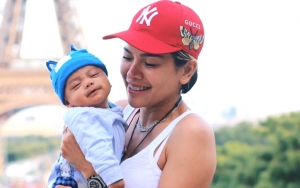 Momen Pertemuan Nikita Mirzani Dengan Bayi Arkana di Kantor Polisi Sukses Bikin Netizen Sedih