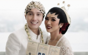 Simpel dan Elegan, Intip 10 Potret Pernikahan Isyana Sarasvati dengan Rayhan Maditra