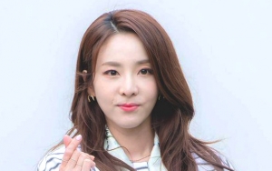 Sandara Park Nangis Saat Ceritakan Masa-Masa Gelap Usai Bubarnya 2NE1