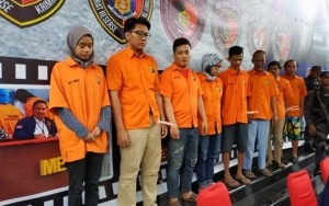 8 Tersangka Pembobol Rekening Ilham Bintang Via Nomor Ponsel Diciduk