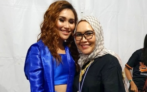 Sang Bunda Bocorkan Ayu Ting Ting Lagi Jatuh Cinta, Sama Siapa?