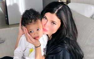 Ogah Panggil 'Mommy', Kocaknya Stormi Tak Akui Kylie Jenner sebagai Ibunya