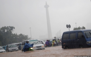 Tagar #GubernurTerbodoh Trending, Imbas Jakarta Banjir Lagi?