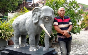 Dibangun Tanpa Izin, Ahli Waris Minta Patung Gajah Mungkur Gresik Dibongkar