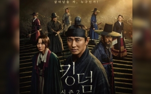 Perangi Zombie, Joo Ji Hoon dan Bae Doona Cs Tampilkan Ekspresi Tegang di Foto Adegan 'Kingdom 2'