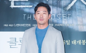 Akting Ha Jung Woo di Film 'The Closet' Dikritik Habis-Habisan