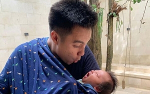 Putra Baim Wong Pakai Dot Tuai Pro Kontra, Baju Hadiah dari Nagita Slavina Bikin Salfok