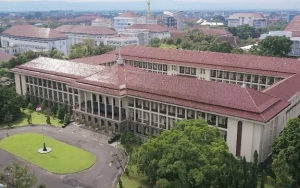 Foto Mahasiswi Pegiat Dakwah Diblur, Rektor UGM Angkat Bicara