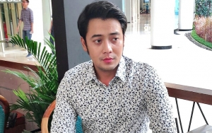 Sering Bikin Penasaran, Kriss Hatta Tegaskan Soal Agama yang Dianut Lewat Postingan Ini?