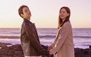 One dan Kang Han Na Semangat Bahas Adegan Ciuman di Program JTBC 'The Romance'