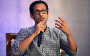 Gaji Guru Honorer Dinilai Tak Layak, Nadiem Makarim 'Salahkan' Pemda