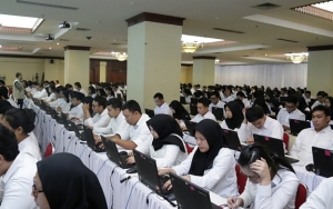 Peserta Tes CPNS Depok Kedapatan Bawa Jimat Merah, Petugas: Ga Berani Buka Ngeri