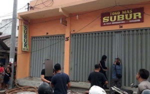 2 Perampok Bersenpi Satroni Toko Emas di Surabaya, Kepala 1 Karyawan Dibacok
