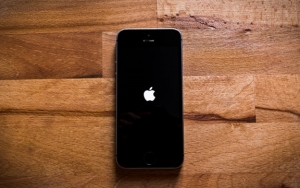 MAKI Gelar Sayembara, Pemberi Informasi Soal Harun Masiku Bisa Dapat iPhone 11