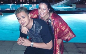 7 Potret Mesra Ajun Perwira Bareng Istri Sebelum Diisukan Bertengkar, Selalu Romantis dan Kocak