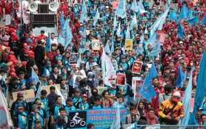 3 Serikat Buruh Ternyata Dicatut Demi 'Mulusnya' Omnibus Law, Bukti Jokowi Otoriter?