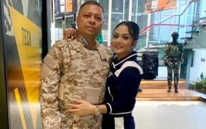 Krisdayanti Langsung Pajang Sederet Foto Romantis Gandeng Tangan Raul Lemos Usai Bantah Isu Cerai 