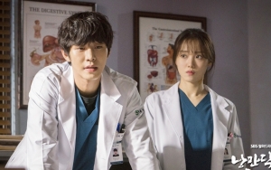 Lee Sung Kyung Swag Bela Ahn Hyo Seop, Rating 'Romantic Doctor, Teacher Kim 2' Cetak Rekor Lagi