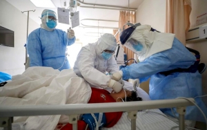 Wabah Corona Tewaskan 2000 Orang, Ribuan Petugas Medis Ikut Terjangkit