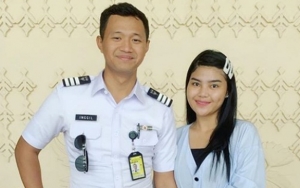  Rosa Meldianti Pamer Foto Mesra Digendong Pacar Pilot Langsung Kena Julid