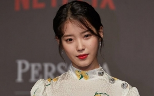 Begini Reaksi IU Saat Ketemu Fans yang Beli 50 Ribu Copy Albumnya