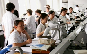 Virus Corona Disebut Ciptaan Manusia, Ilmuwan Kutuk Teori Konspirasi 