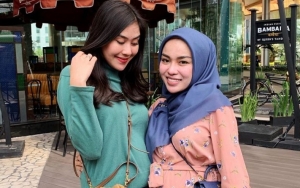 Besuk Bayi Kembar Syahnaz Sadiqah, Medina Zein Ingin Tambah Momongan?