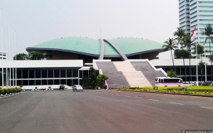 Gedung DPR Diduga Terbakar, Reaksi 'Santai' Sekjen Jadi Sorotan