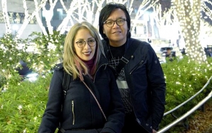 Ari Lasso Posting Foto Mesra Bareng, Paras Cantik Sang Istri Dipuji Bak Elsa 'Frozen'